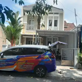 Dijual rumah 2 lantai pinggir jalan