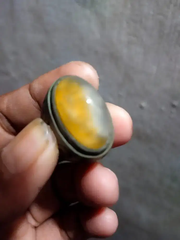 Batu pandan dua warna
