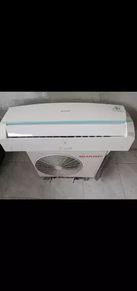 Jual AC sharf .1/2 pk sudah terima pasng