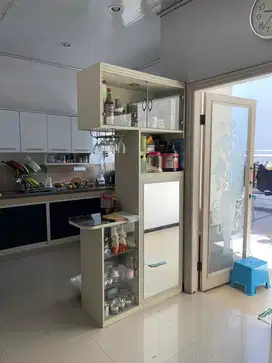 Meja Bar Partisi Dapur