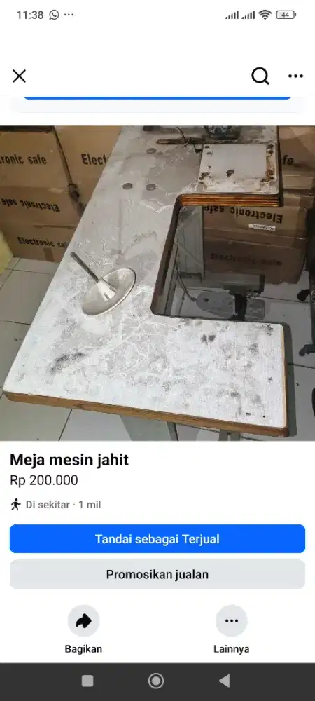 Meja dan kaki mesin jahit