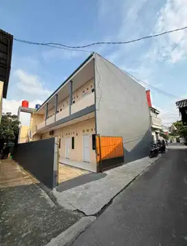 JUAL RUMAH KOST FULL TERISI & RAPI DI MUSTIKA JAYA BEKASI