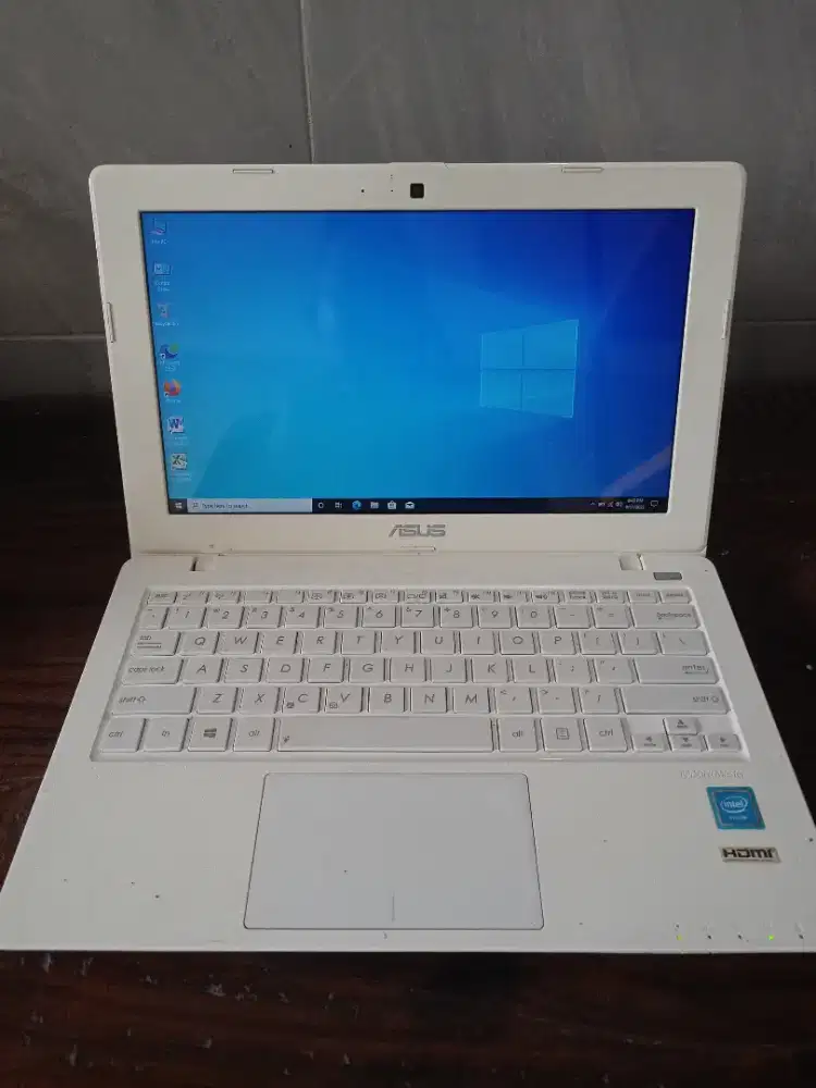 Netbook Asus 12in mulus