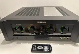 Amplifier karaoke Yamaha KMA-1080