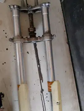 Jual Shok USD pnp jenis motor batangan kondisi bagus no bocor
