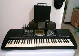 Keyboard & Ampli Murah Meriah.