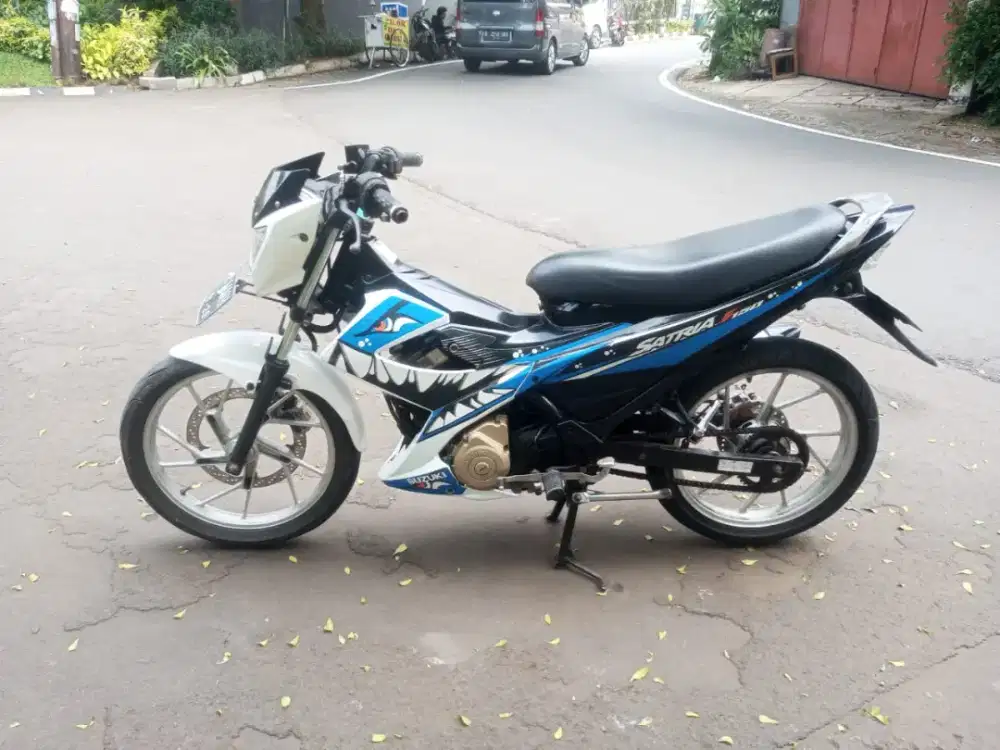 Suzuki satria Fu 150 tahun 2014 b tangsel