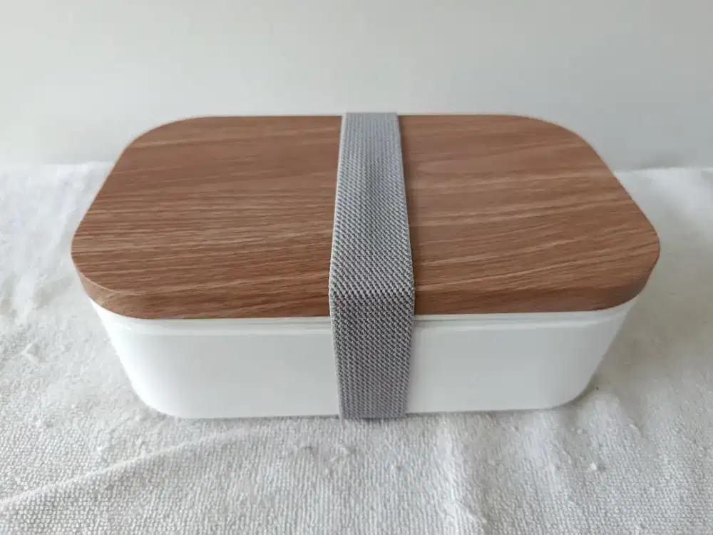 Tempat Makan Bento Kotak Makan Bekal warna putih tutup kayu