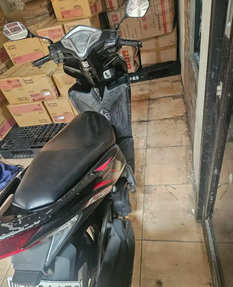 Motor bekas vario 2014 hitam