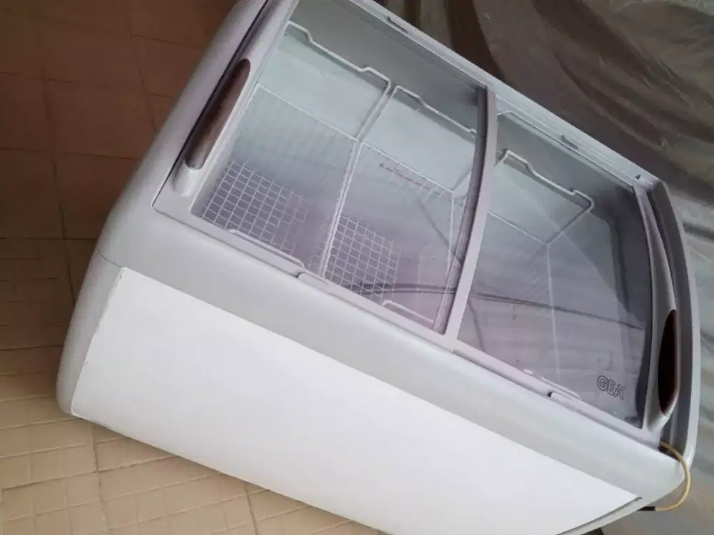 Freezer box kaca