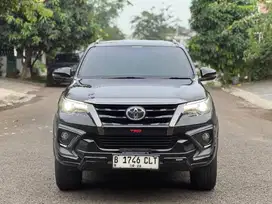 FORTUNER VRZ TRD 2.4 AT DIESEL 2019 HITAM FULLSET PAJAK PANJANG