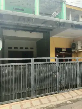 Dijual Rumah 2 lantai & Garasi Mobil
