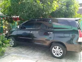 Toyota Kijang Innova 2010 Bensin