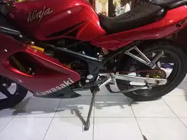 Dijual motor ninja RR old merah 2009