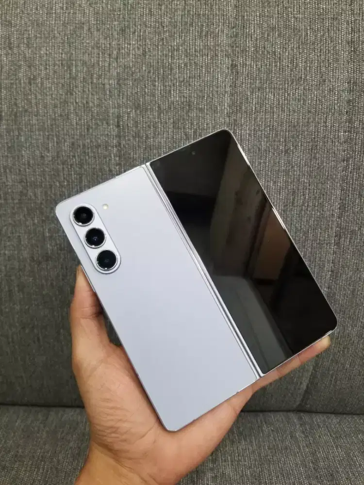 Samsung Z Fold 5 1TB Fullset Mulus pisan
