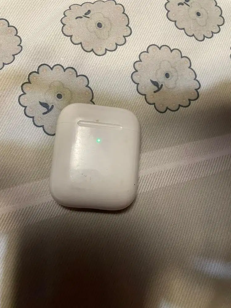 AirPods gen 1 Apple