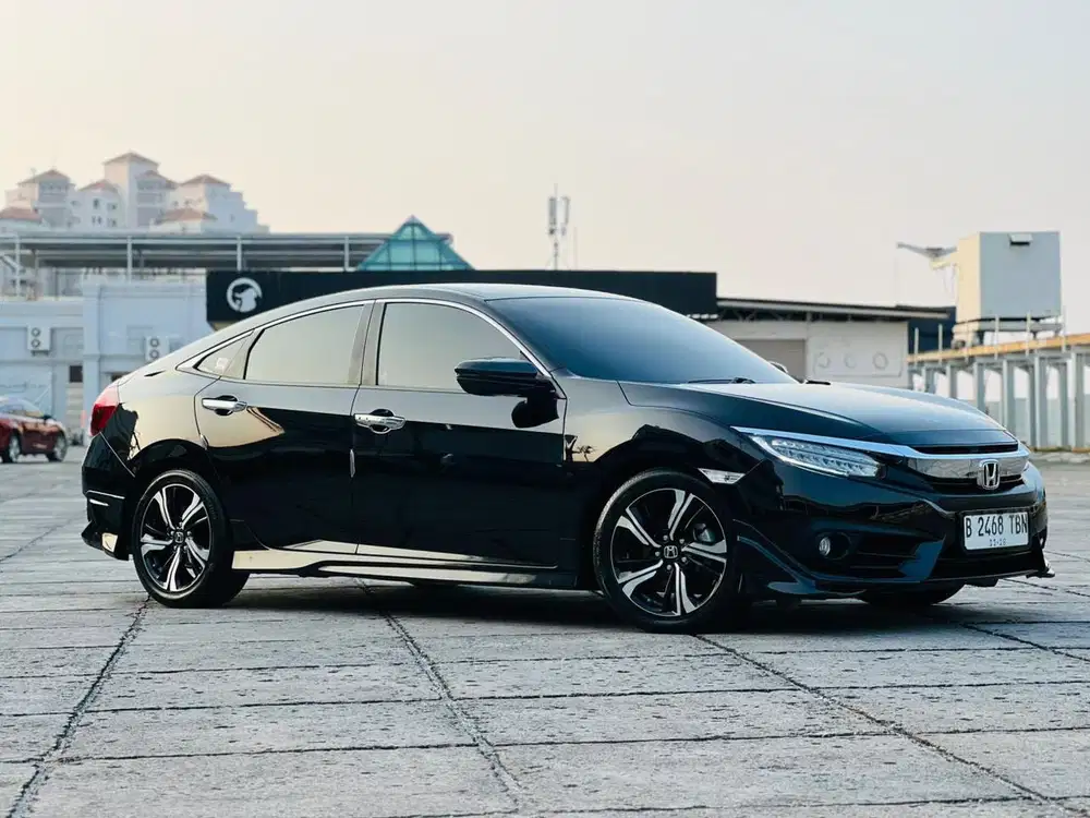 HONDA CIVIC ES TURBO 2018, HITAM KM 70rban