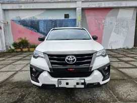 Toyota Fortuner VRZ TRD 4x2 Diesel AT