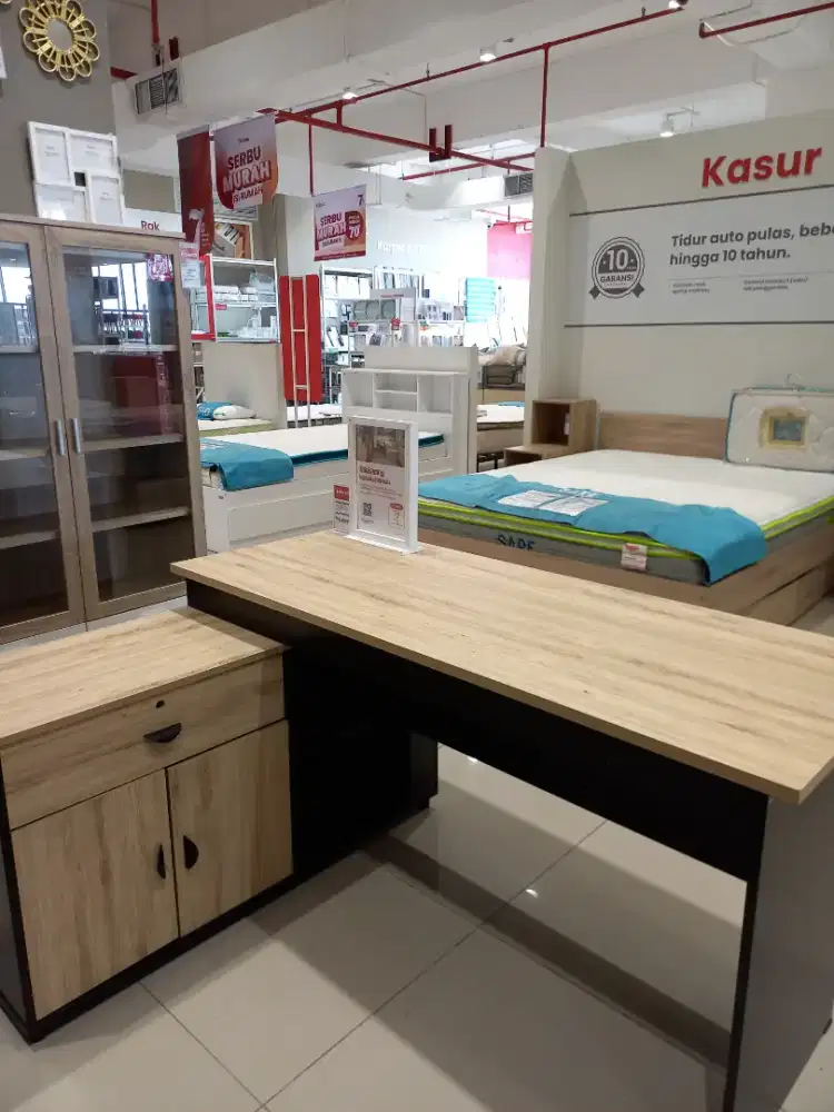 Meja kantor evan