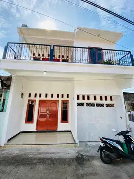 DiKontrakan Rumah Bebas Banjir 2 Lantai Di Jatiwaringin