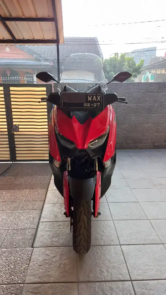 Yamaha Xmax 250 tahun 2022 warna merah