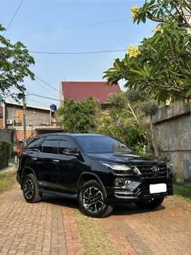 Toyota Fortuner 2.8 GR 2022 Diesel LOW KM RECORD AUTO2000