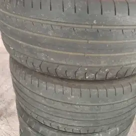 Ban Goodyear 235 45 R18