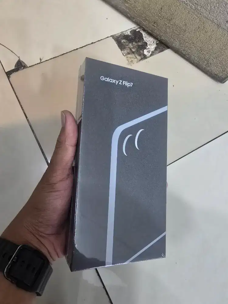 Jual cpt siapa cpt Samsung FLIP 512gb barang baru Segel BNIB newSEIN
