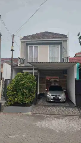 rumah pantai mentari. mulyosari. sutrejo