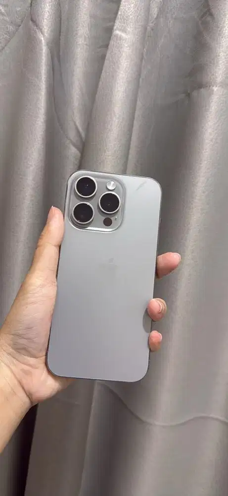 IPHONE 15 pro ex blibli