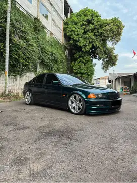 BMW 318i 1999 Bensin
