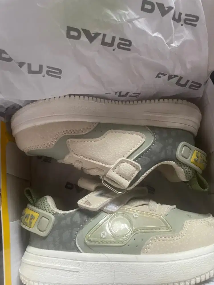 sepatu dan sandal anak