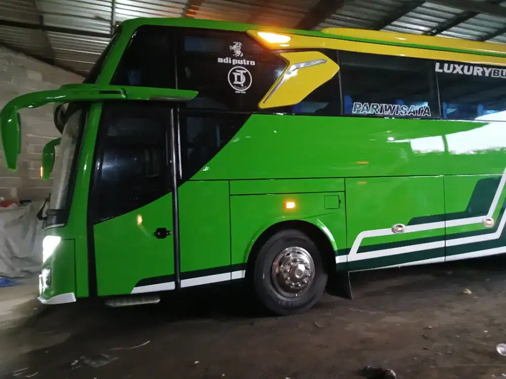 Jual bus pariwisawa Rkz 2013