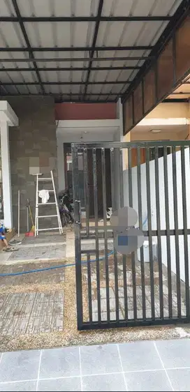 DISEWAKAN RUMAH FURNISHED SIAP HUNI DI CLUSTER ARALIA HARAPAN INDAH 2