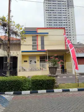DI BABATAN PRATAMA SURABAYA , RUMAH 2 LT TERAWAT SIAP HUNI, MAINROAD 2 ARAH (Tjin2Winmax)