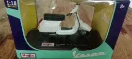 Mainan Motor Vespa Antik