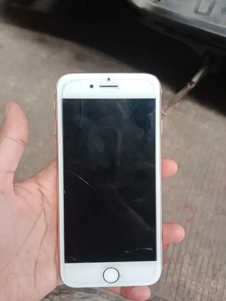 Iphone 8/64 Gb Bekas