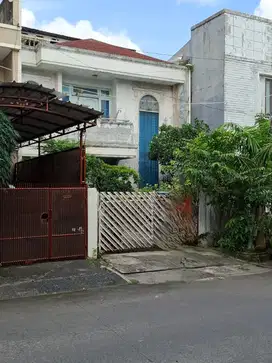 Rumah dijual di Jalan Utama Taman Juanda  Bekasi Timur