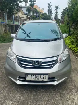 Honda freed 1.5 S AT