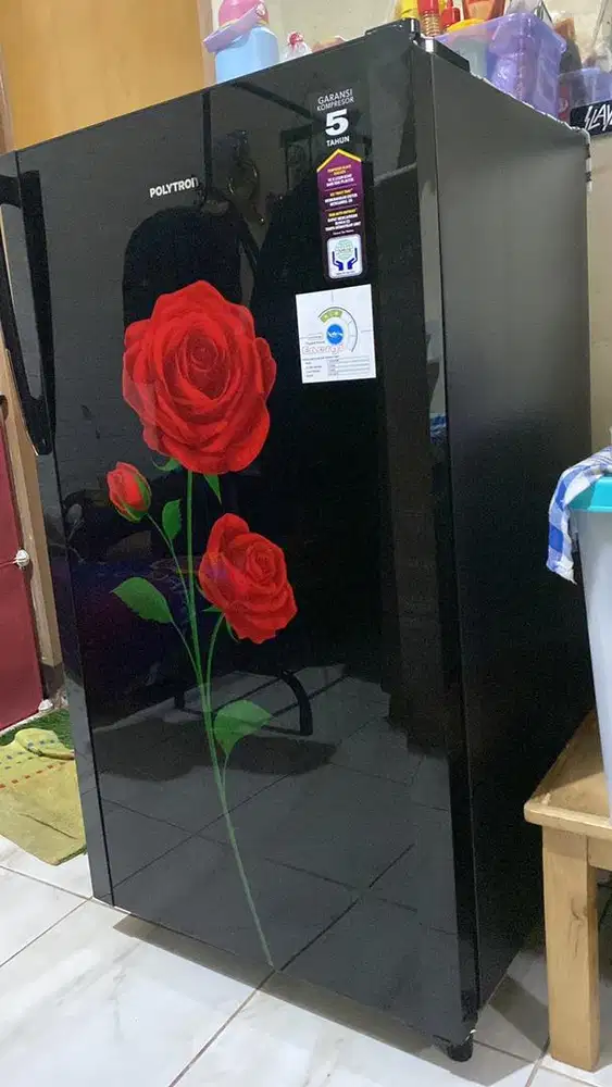 Kulkas polyron 1 pintu (150 liter)