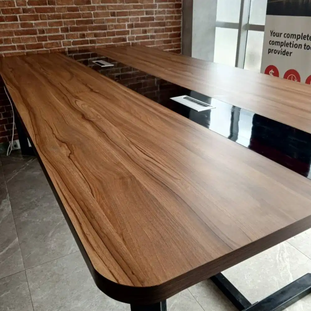 Meja Kantor Meeting Workstasion