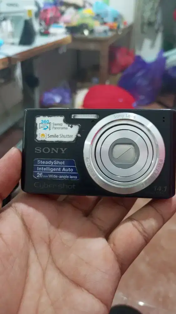 Digital camera Sony cyber shot DSC- W610