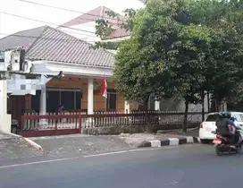 RUMAH / KANTOR PINGGIR JALAN RAYA LAMPERSARI SEMARANG