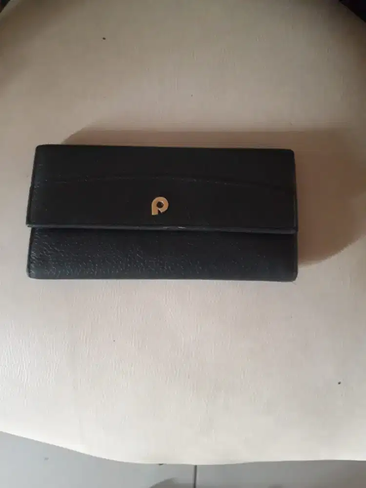 Dompet papillon hitam