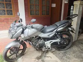 Motor Pulsar dijual apa adanya, kondisi gak jalan