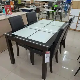 Seldon meja makan Set 4 kursi