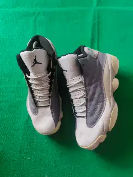 Sepatu Air Jordan 13 Retro Black FlintSz : 42Kondisi : 9.5/10