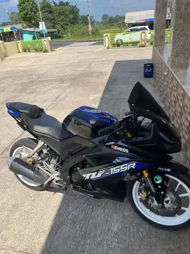 R15 v3 2019 warna hitam