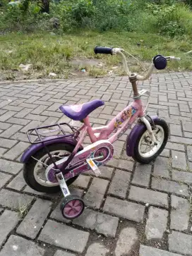 Sepeda anak cewe ukuran 12 bagus