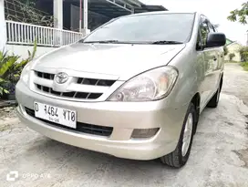 Toyota Kijang Innova 2006 Bensin